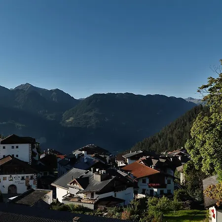 Garni Montana Hotel 4*