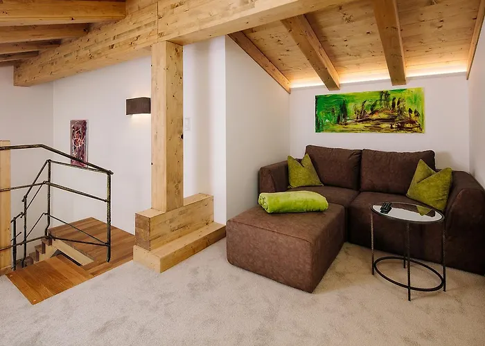 Garni Montana ザーファウス